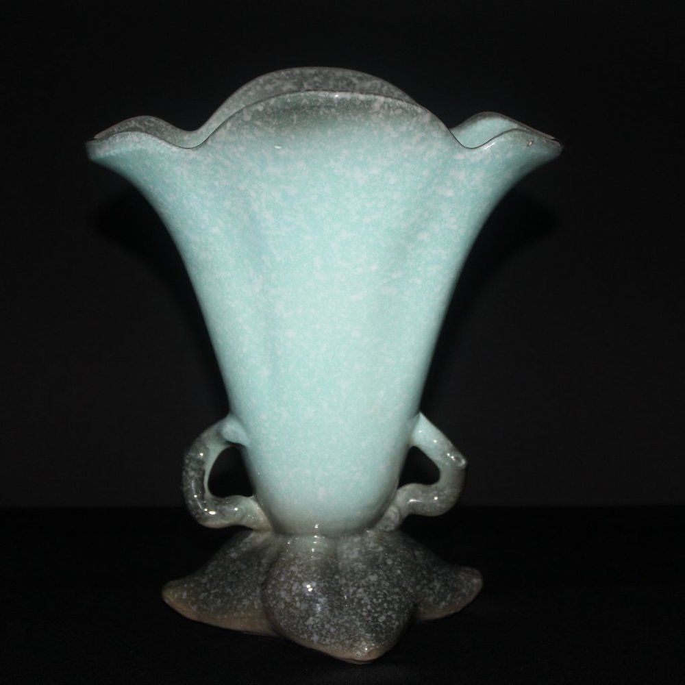 Hull Pottery Woodland Vase W16 | Vintage Hull Vase